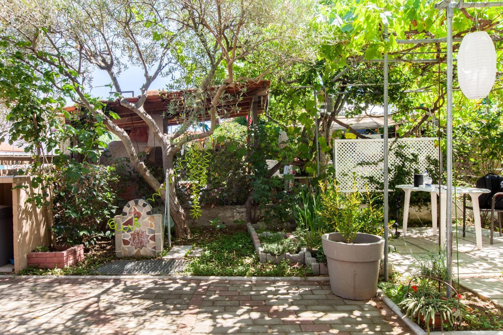 Garden Rooms Fanari Exterior photo